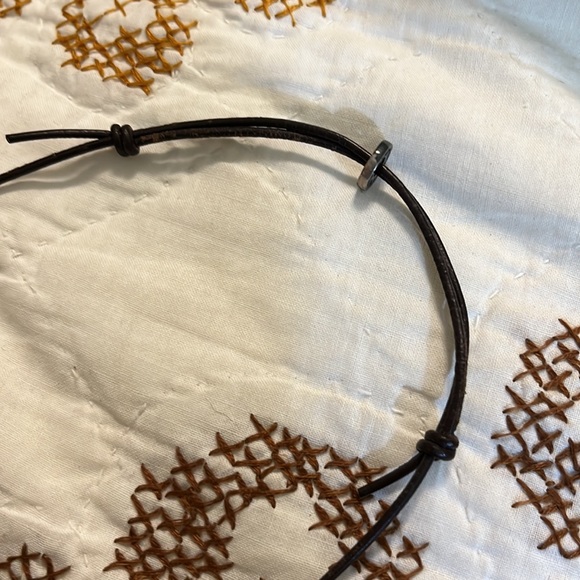 Leather and pewter pendant - Picture 7 of 7